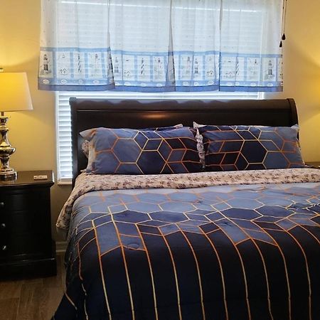 Spacious Beach House Unit,Beautifully Furnished 2 Bed 2Bath./2Min.Walk To Beach Clearwater Beach Bagian luar foto