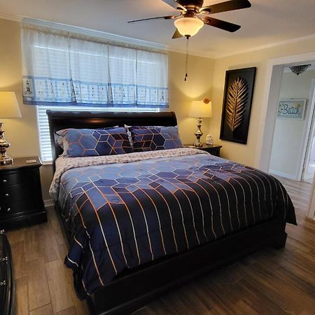 Spacious Beach House Unit,Beautifully Furnished 2 Bed 2Bath./2Min.Walk To Beach Clearwater Beach Bagian luar foto