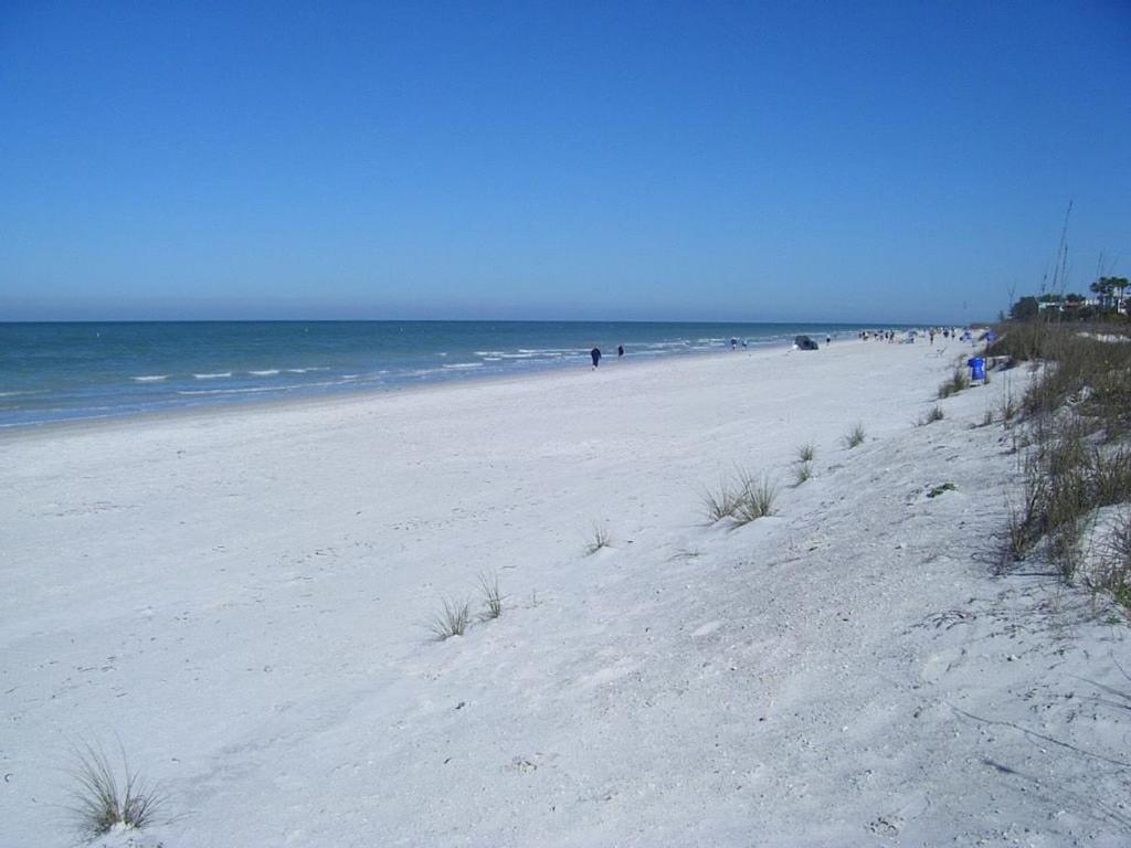 Spacious Beach House Unit,Beautifully Furnished 2 Bed 2Bath./2Min.Walk To Beach Clearwater Beach Bagian luar foto