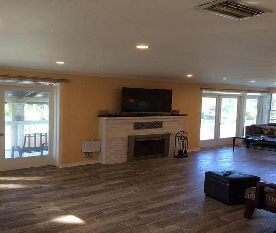 Spacious Beach House Unit,Beautifully Furnished 2 Bed 2Bath./2Min.Walk To Beach Clearwater Beach Bagian luar foto