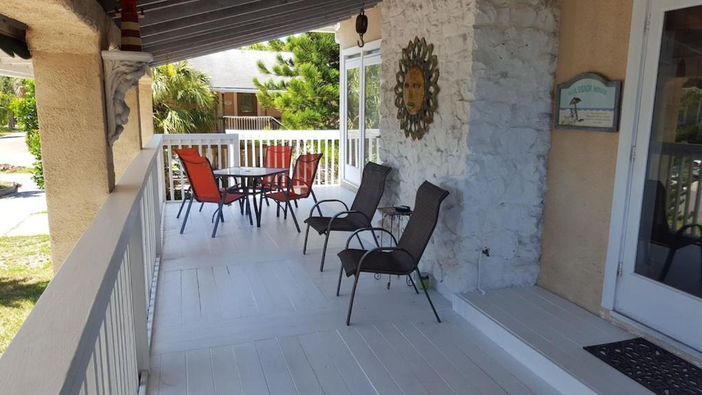 Spacious Beach House Unit,Beautifully Furnished 2 Bed 2Bath./2Min.Walk To Beach Clearwater Beach Bagian luar foto