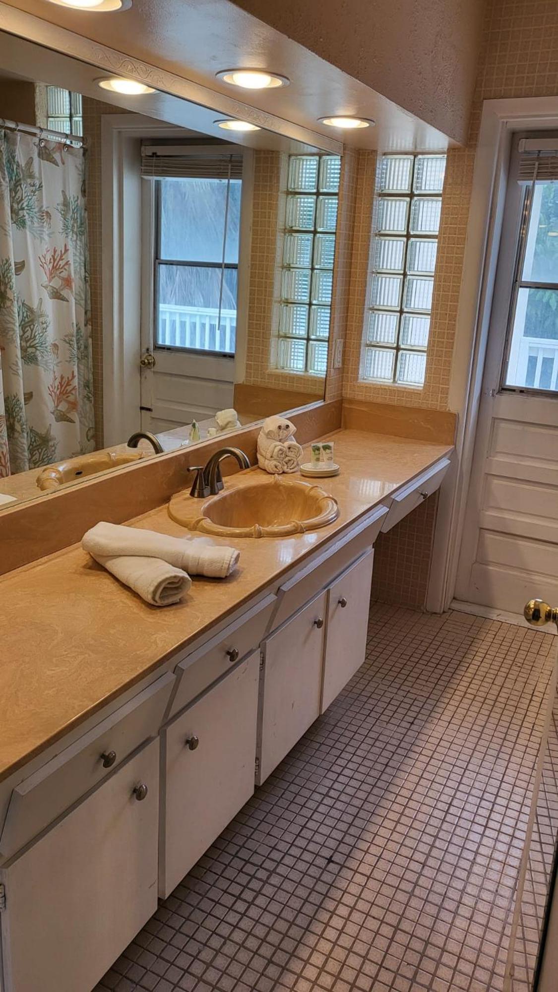 Spacious Beach House Unit,Beautifully Furnished 2 Bed 2Bath./2Min.Walk To Beach Clearwater Beach Bagian luar foto